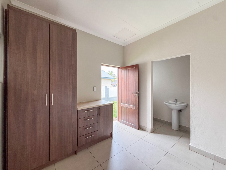 4 Bedroom Property for Sale in The Islands Estates North West